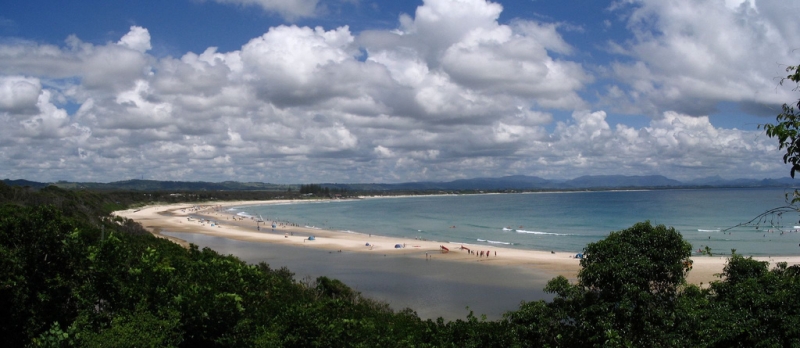 Les plages de Byron Bay attirent de nombreux surfeurs, la ville est un haut lieu touristique de l'est australien.© PhotoCC-BY Andrea Schaffer