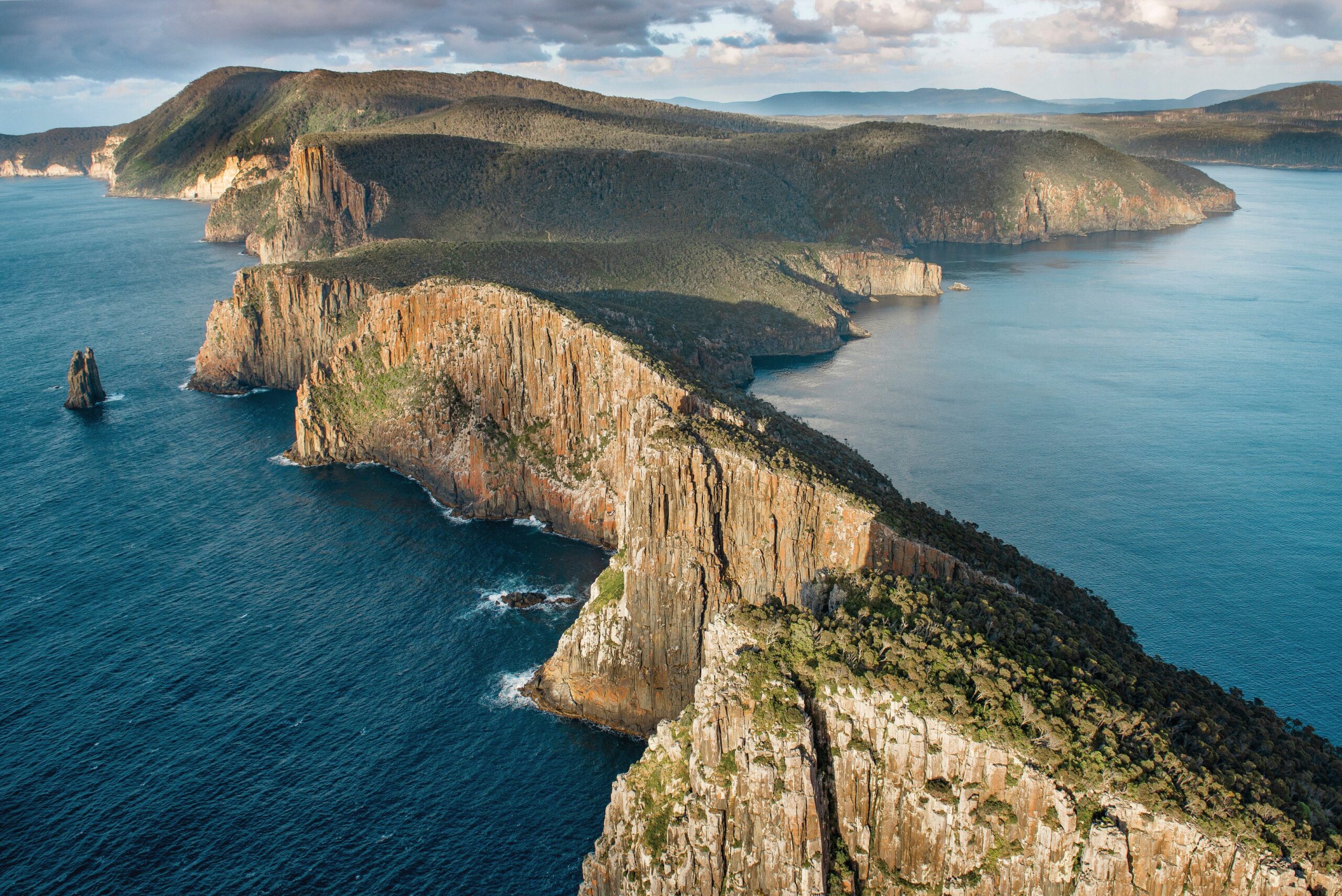 L'un des plus beaux parcs nationaux de Tasmanie : Tasman National Park, ses impressionnantes falaises et son littoral
