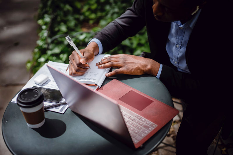 Résidence permanente australienne via un visa d'investisseur-entrepreneur.