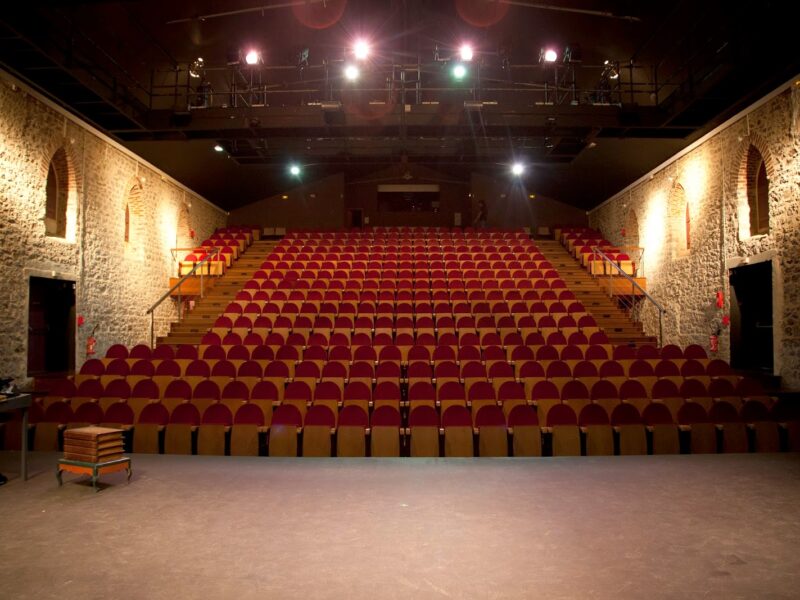 Photo de l'intérieur du théâtre de l'île en Nouvelle-Calédonie