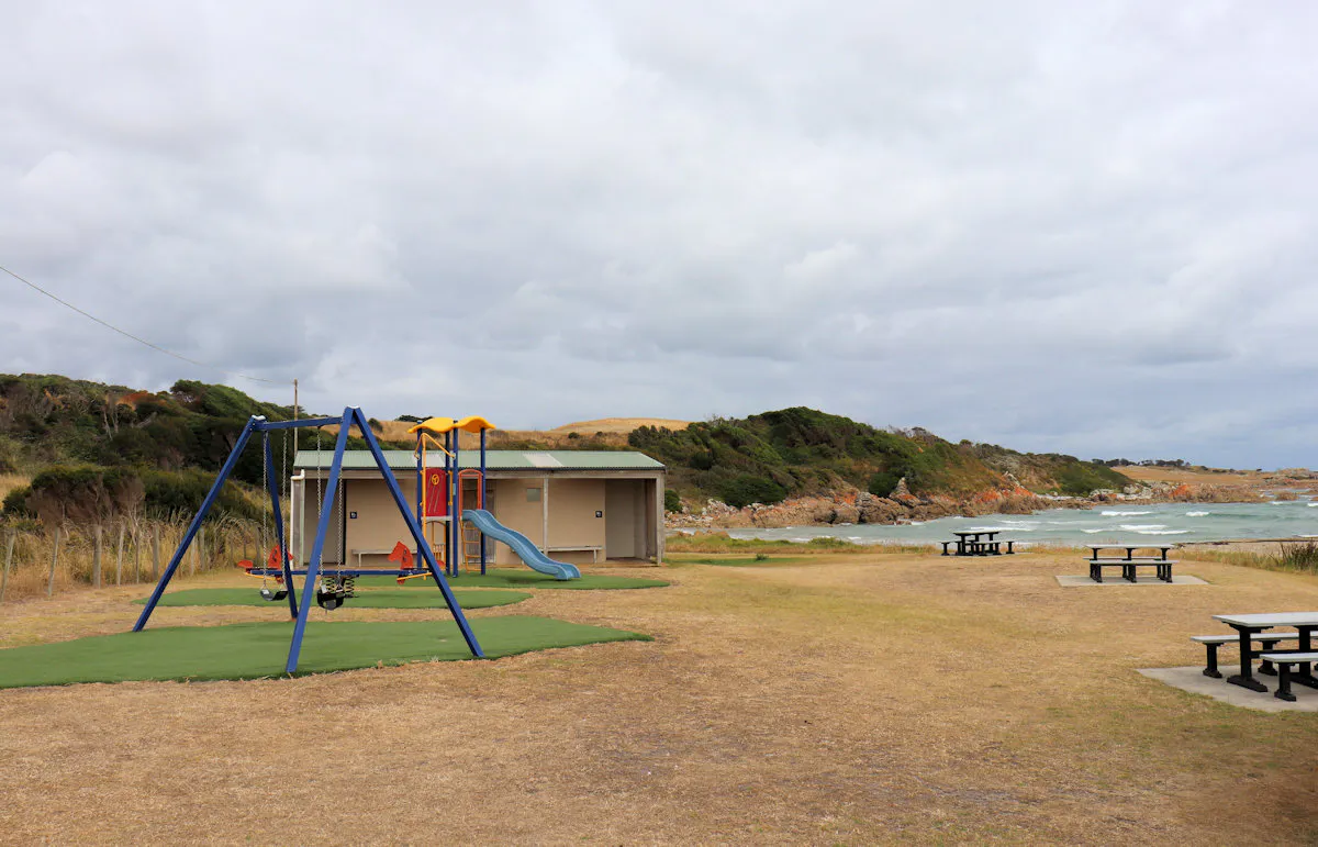 Green Point Beach free camp North Tasmania