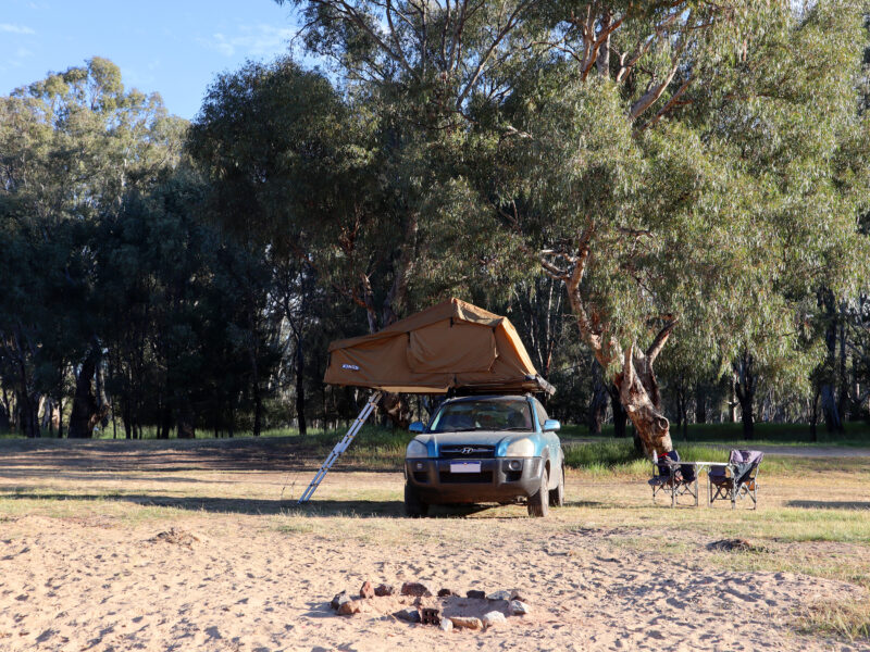 Dormir dans une tente de toit en Australie
