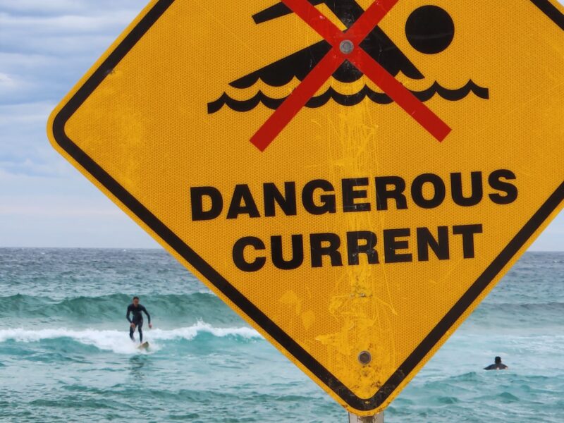 Les dangers et risques de surfer en Australie